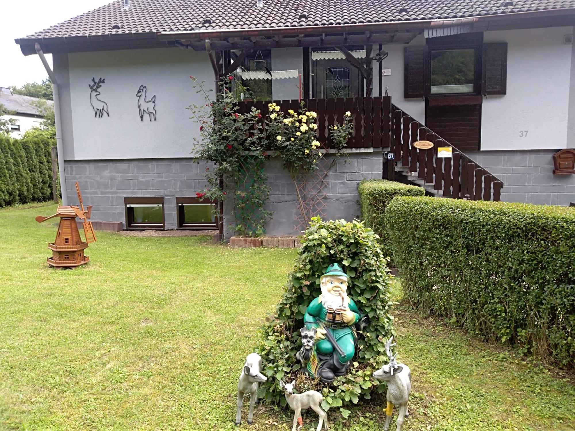 Zum Goldenen Tal Apartment Grafendhron Екстериор снимка